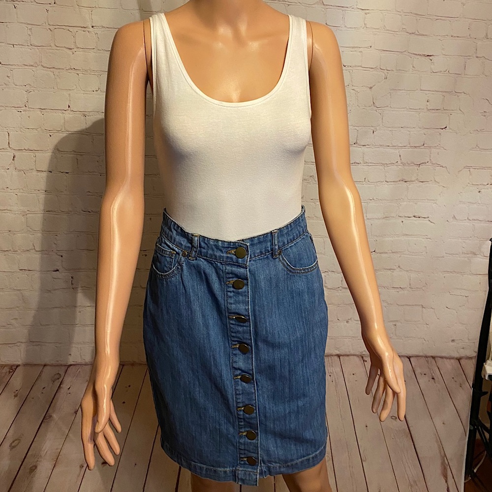 Forever 21 blue denim size medium button down boho jean skirt